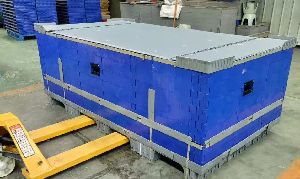 Closed Semi‑Integrated Collapsible Pallet Box