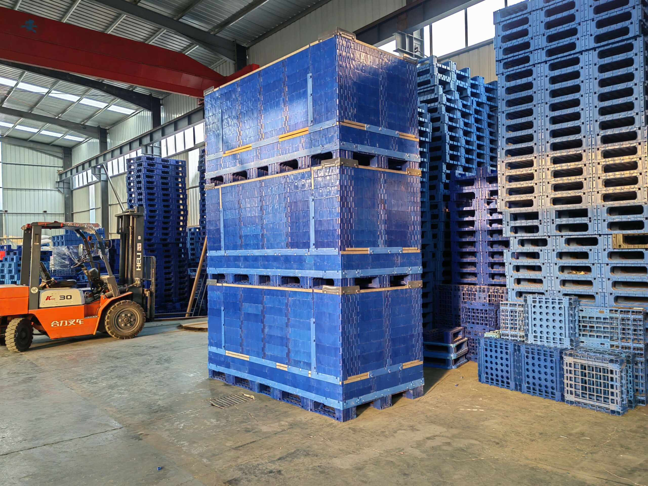 Stackable Collapsible Pallet Box for Warehouse