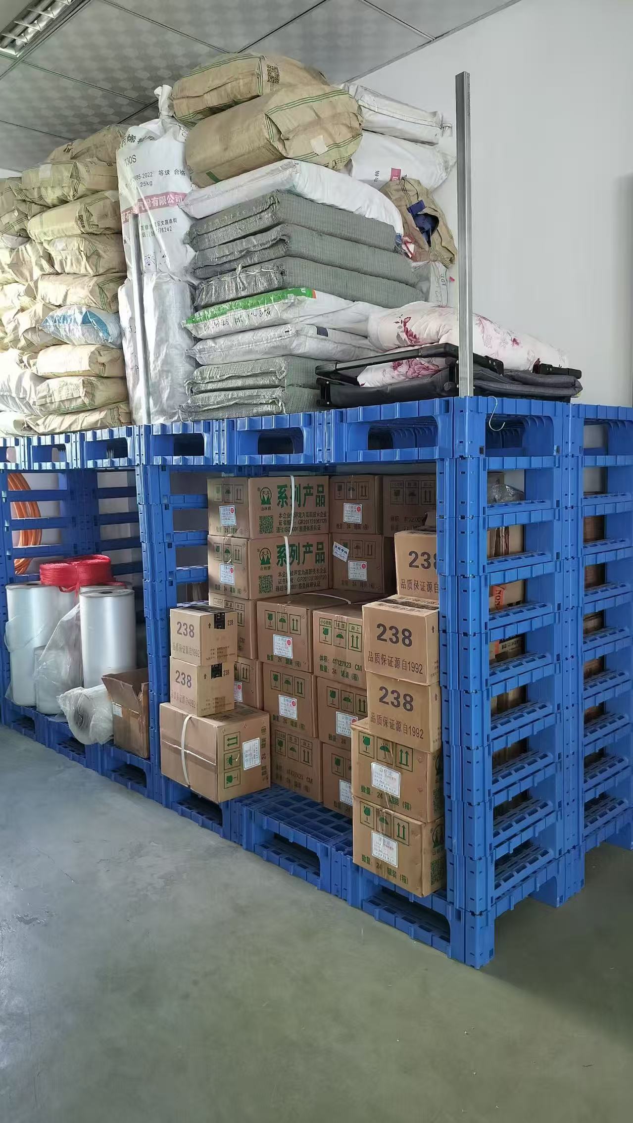 Plastic Pallets for General Warehouse & Express Logistics Handling